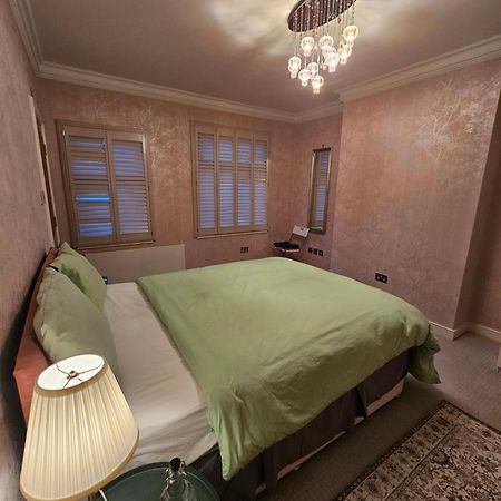 Bed and Breakfast Brentford House Экстерьер фото